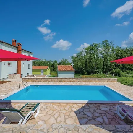 Cozy In Sv,lovrec With Kitchen *