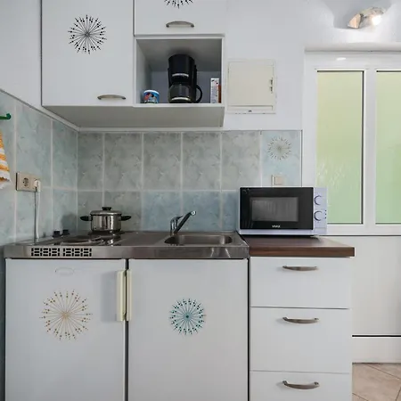 Cozy In Sv,lovrec With Kitchen * Jakici